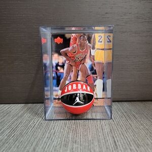 Chicago Bulls Michael Jordan Mini Basketball Sports Box